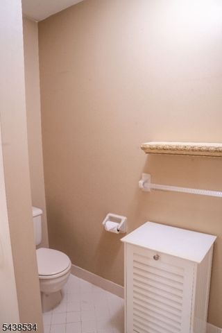 4 Delaware Ln, Branchburg Twp., NJ 08876