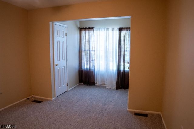 4 Delaware Ln, Branchburg Twp., NJ 08876