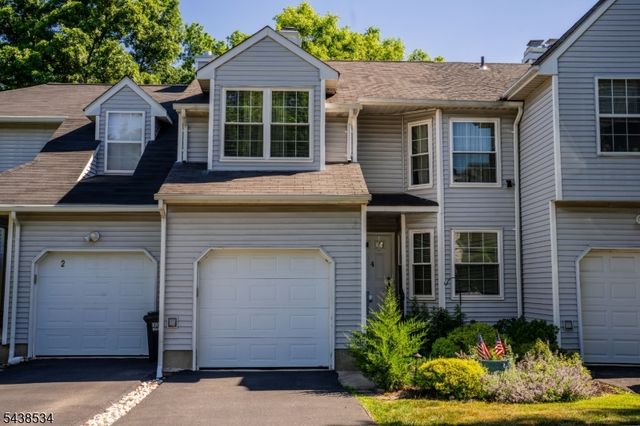 4 Delaware Ln, Branchburg Twp., NJ 08876
