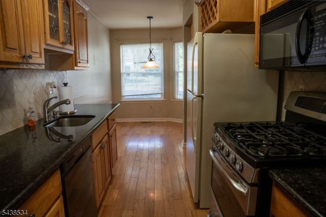 4 Delaware Ln, Branchburg Twp., NJ 08876