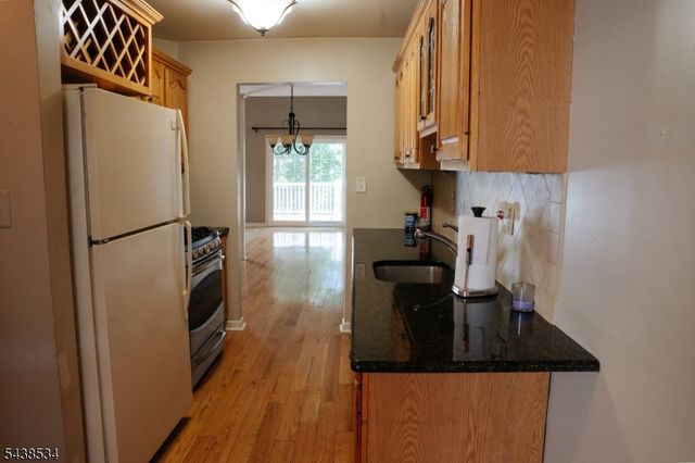 4 Delaware Ln, Branchburg Twp., NJ 08876