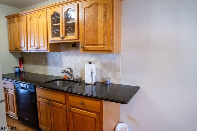 4 Delaware Ln, Branchburg Twp., NJ 08876