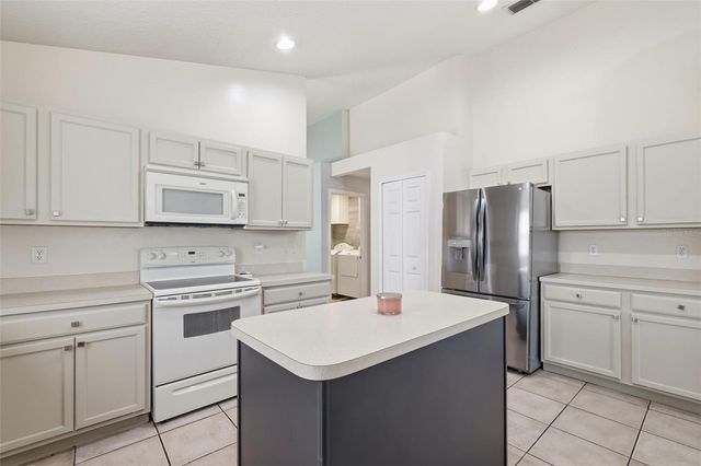 3002 LORIMER CT, Groveland, FL 34736