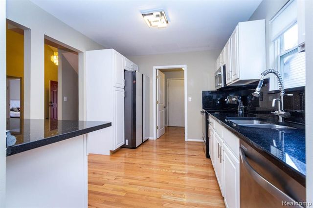 487 N Oak Drive, Commerce Twp, MI 48390
