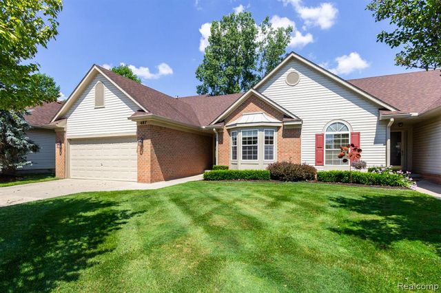 487 N Oak Drive, Commerce Twp, MI 48390