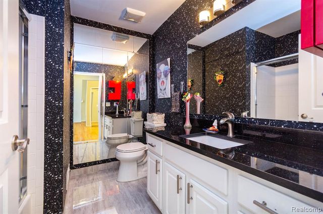 487 N Oak Drive, Commerce Twp, MI 48390