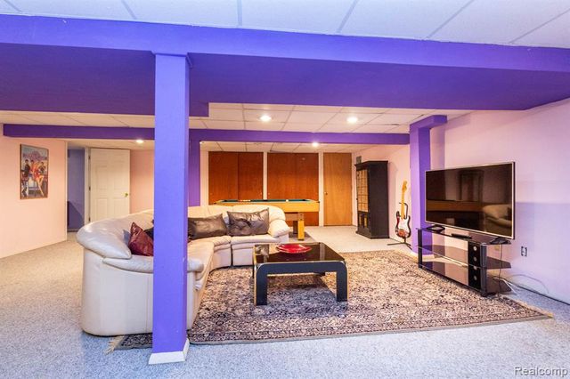487 N Oak Drive, Commerce Twp, MI 48390