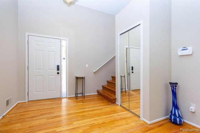 487 N Oak Drive, Commerce Twp, MI 48390