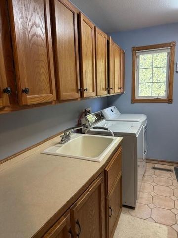 23028 758th Avenue, Albert Lea, MN 56007