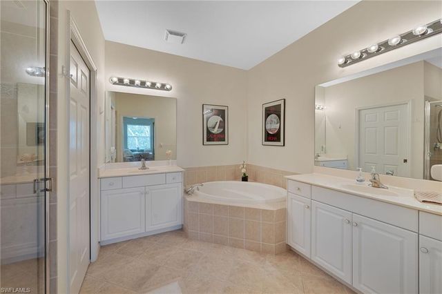 3993 Bishopwood Ct E Unit 204, Naples, FL 34114
