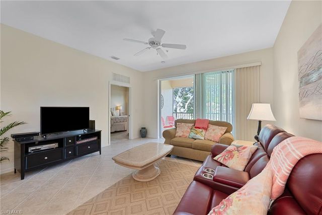 3993 Bishopwood Ct E Unit 204, Naples, FL 34114