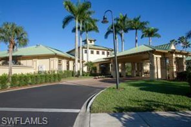 3993 Bishopwood Ct E Unit 204, Naples, FL 34114