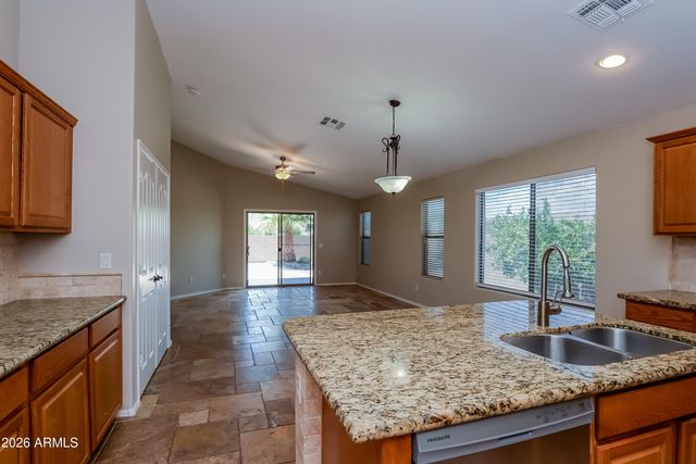35510 N GURNSEY Trail, San Tan Valley, AZ 85143