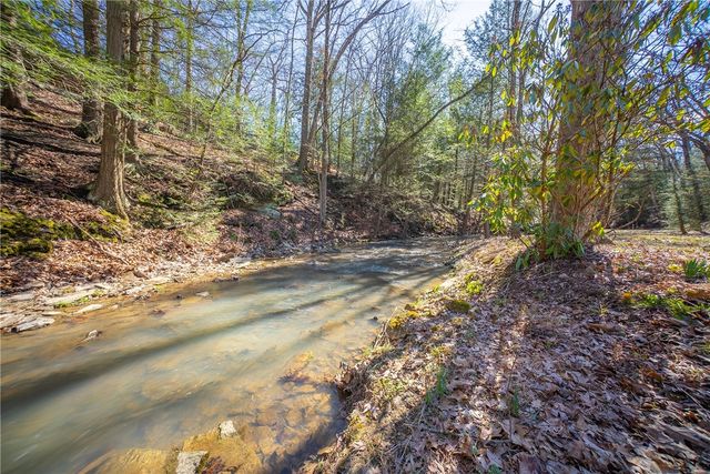 110 Bradford Park Rd, Economy, PA 15005