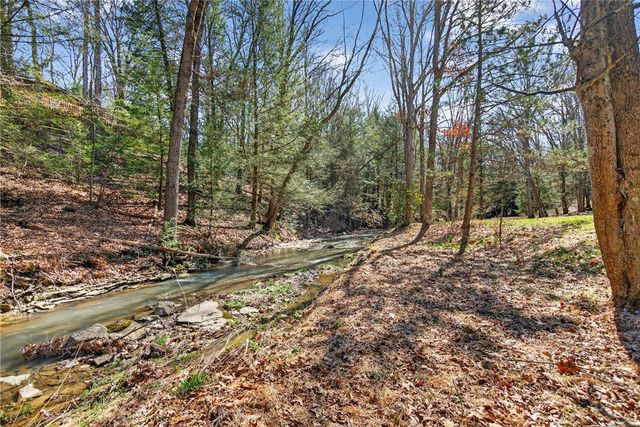 110 Bradford Park Rd, Economy, PA 15005