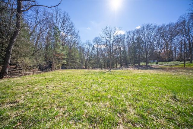 110 Bradford Park Rd, Economy, PA 15005