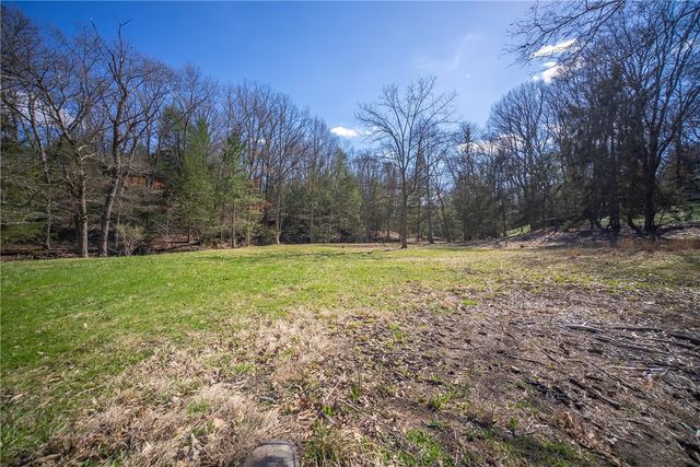 110 Bradford Park Rd, Economy, PA 15005