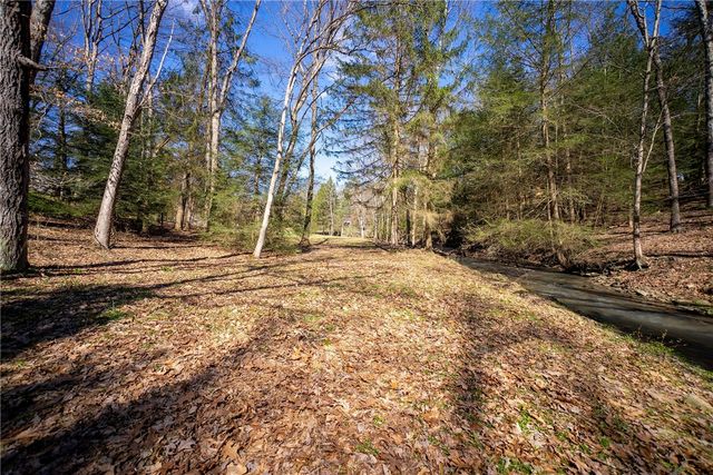 110 Bradford Park Rd, Economy, PA 15005