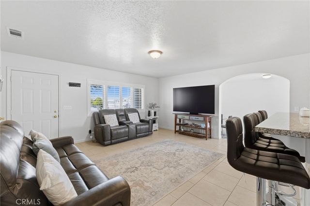12419 Pawnee, Apple Valley, CA 92308