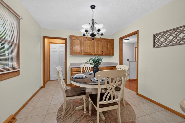 3002 29th Street, Bettendorf, IA 52722