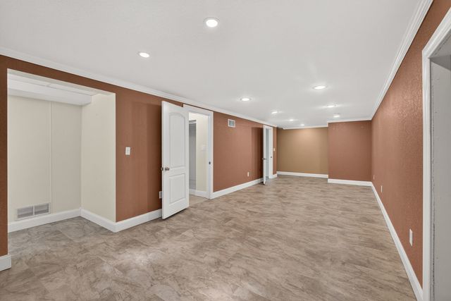 3002 29th Street, Bettendorf, IA 52722