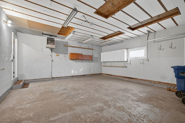 3002 29th Street, Bettendorf, IA 52722