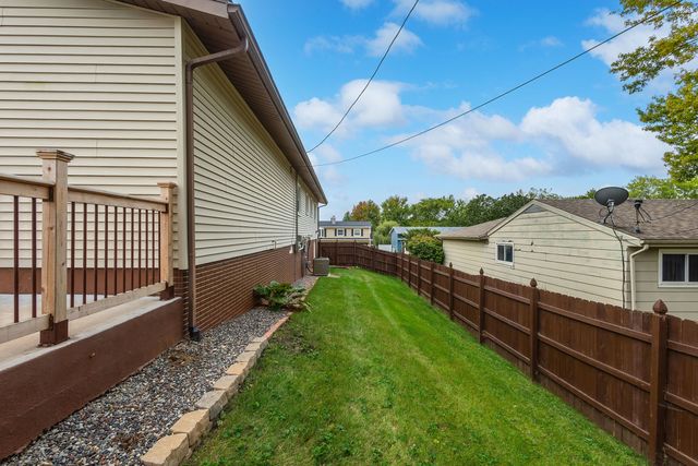 3002 29th Street, Bettendorf, IA 52722