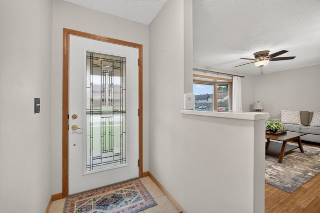 3002 29th Street, Bettendorf, IA 52722