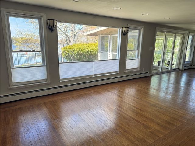 157 Betsey Williams Drive, Warwick, RI 02889