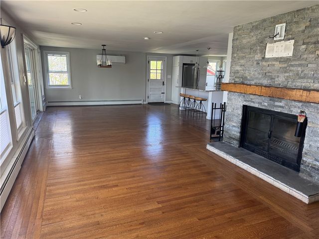 157 Betsey Williams Drive, Warwick, RI 02889