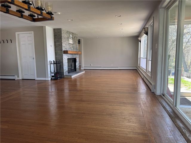 157 Betsey Williams Drive, Warwick, RI 02889