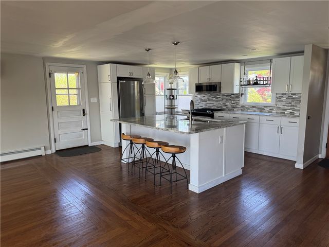 157 Betsey Williams Drive, Warwick, RI 02889