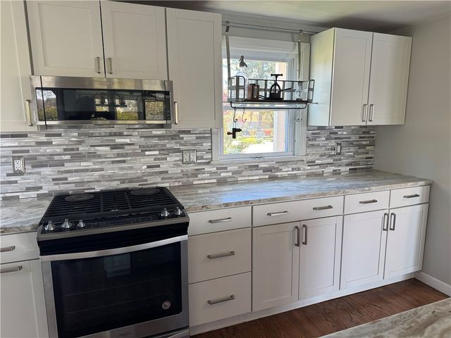157 Betsey Williams Drive, Warwick, RI 02889