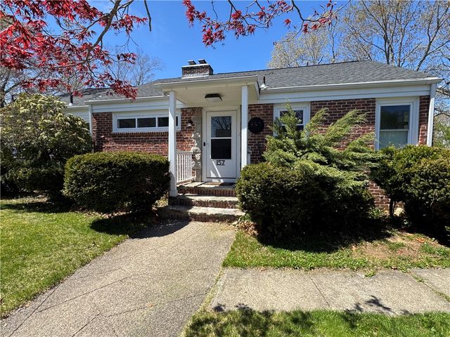157 Betsey Williams Drive, Warwick, RI 02889
