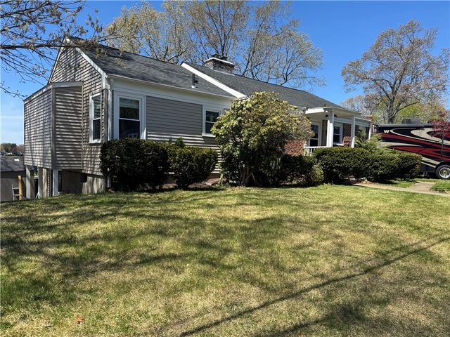 157 Betsey Williams Drive, Warwick, RI 02889