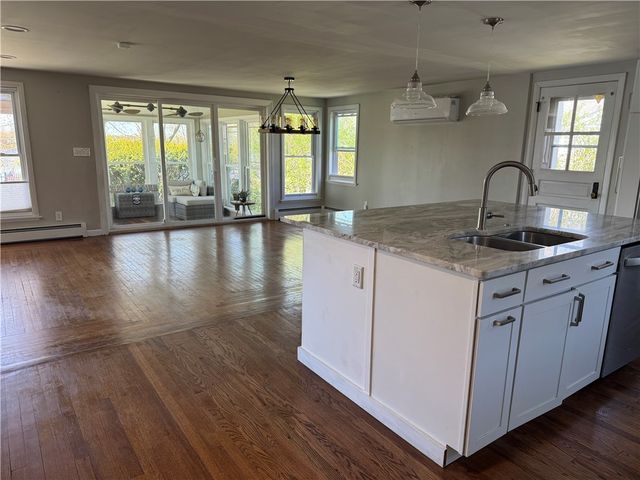 157 Betsey Williams Drive, Warwick, RI 02889