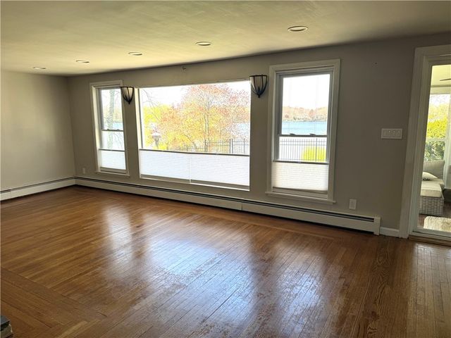 157 Betsey Williams Drive, Warwick, RI 02889