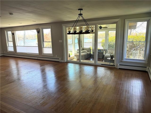 157 Betsey Williams Drive, Warwick, RI 02889