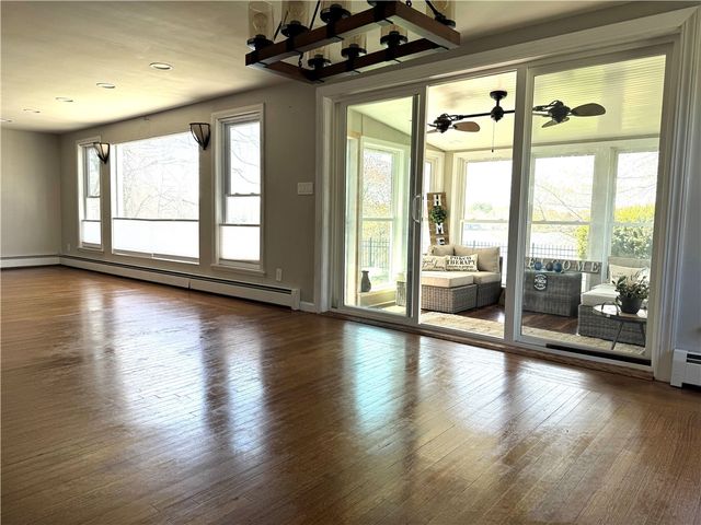 157 Betsey Williams Drive, Warwick, RI 02889