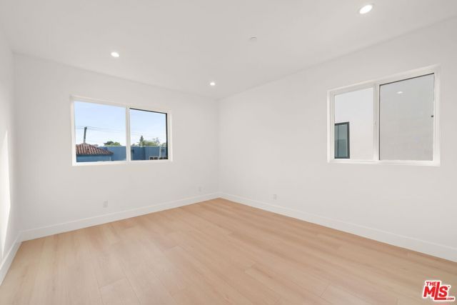 913 N Hobart Boulevard, Los Angeles, CA 90029