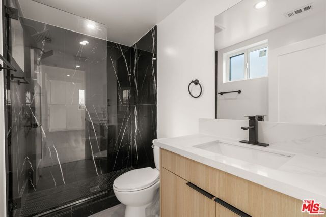 913 N Hobart Boulevard, Los Angeles, CA 90029