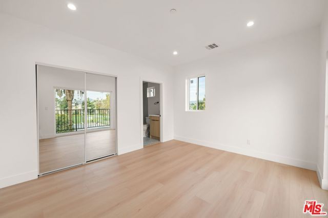 913 N Hobart Boulevard, Los Angeles, CA 90029