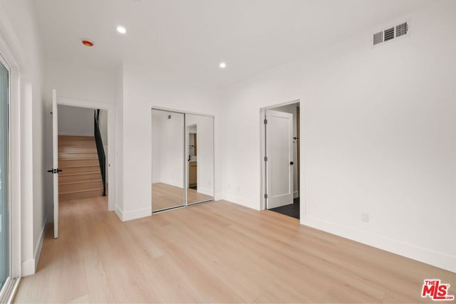 913 N Hobart Boulevard, Los Angeles, CA 90029