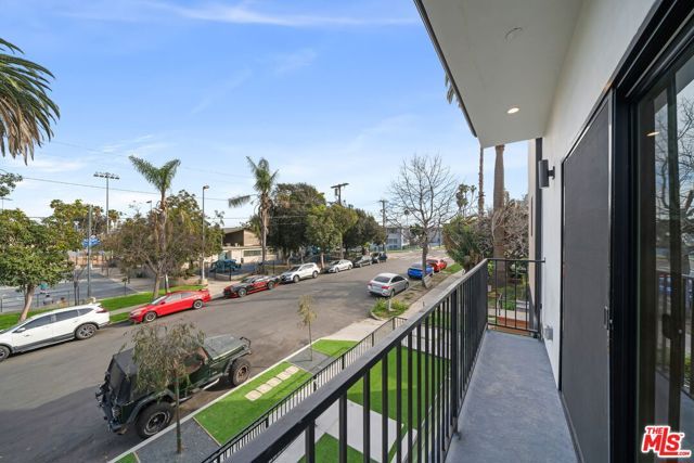 913 N Hobart Boulevard, Los Angeles, CA 90029