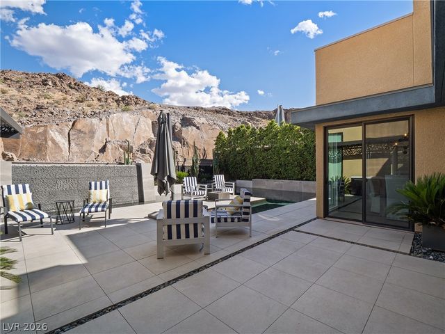 2211 Ledge Rock Lane, Henderson, NV 89052