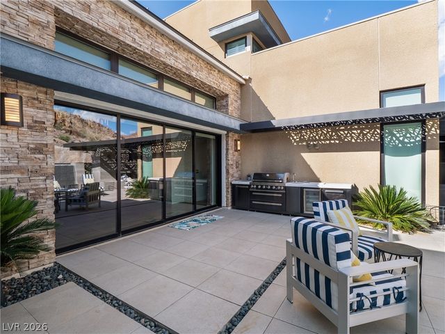 2211 Ledge Rock Lane, Henderson, NV 89052