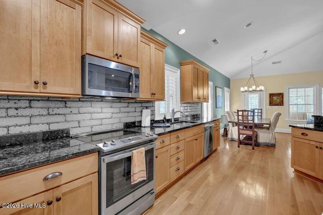 5208 Lone Eagle Court, Wilmington, NC 28409