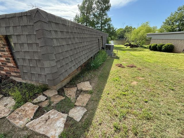 2073 Lakeview Drive, Crescent, OK 73028