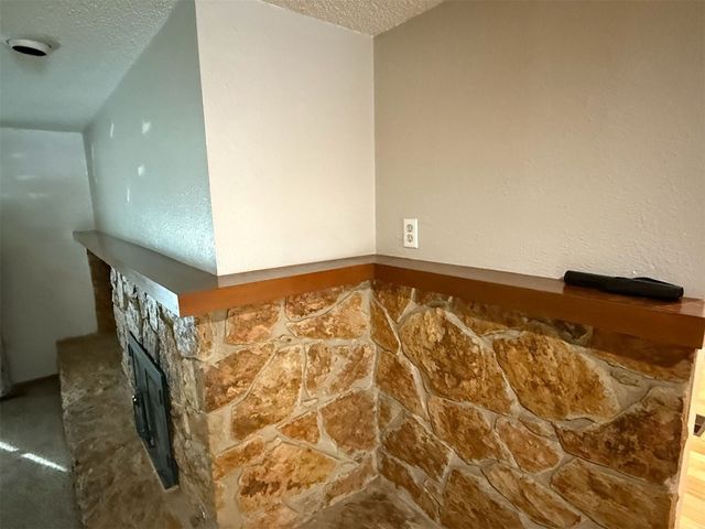 2073 Lakeview Drive, Crescent, OK 73028