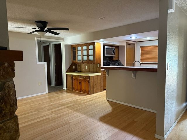 2073 Lakeview Drive, Crescent, OK 73028